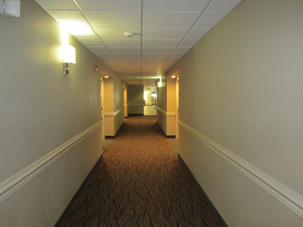 Готель Clarion Pointe Albemarle Екстер'єр фото
