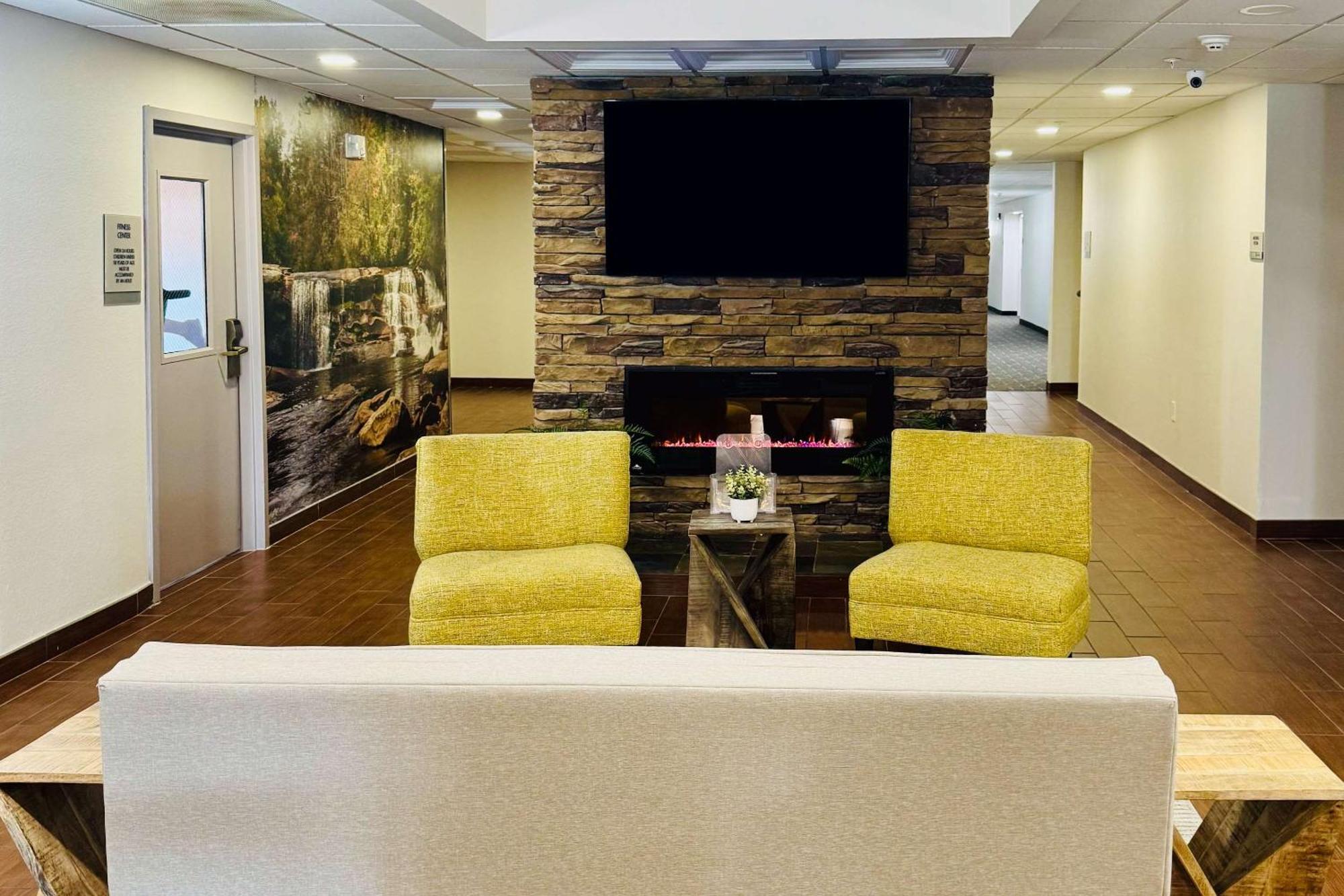 Готель Clarion Pointe Albemarle Екстер'єр фото