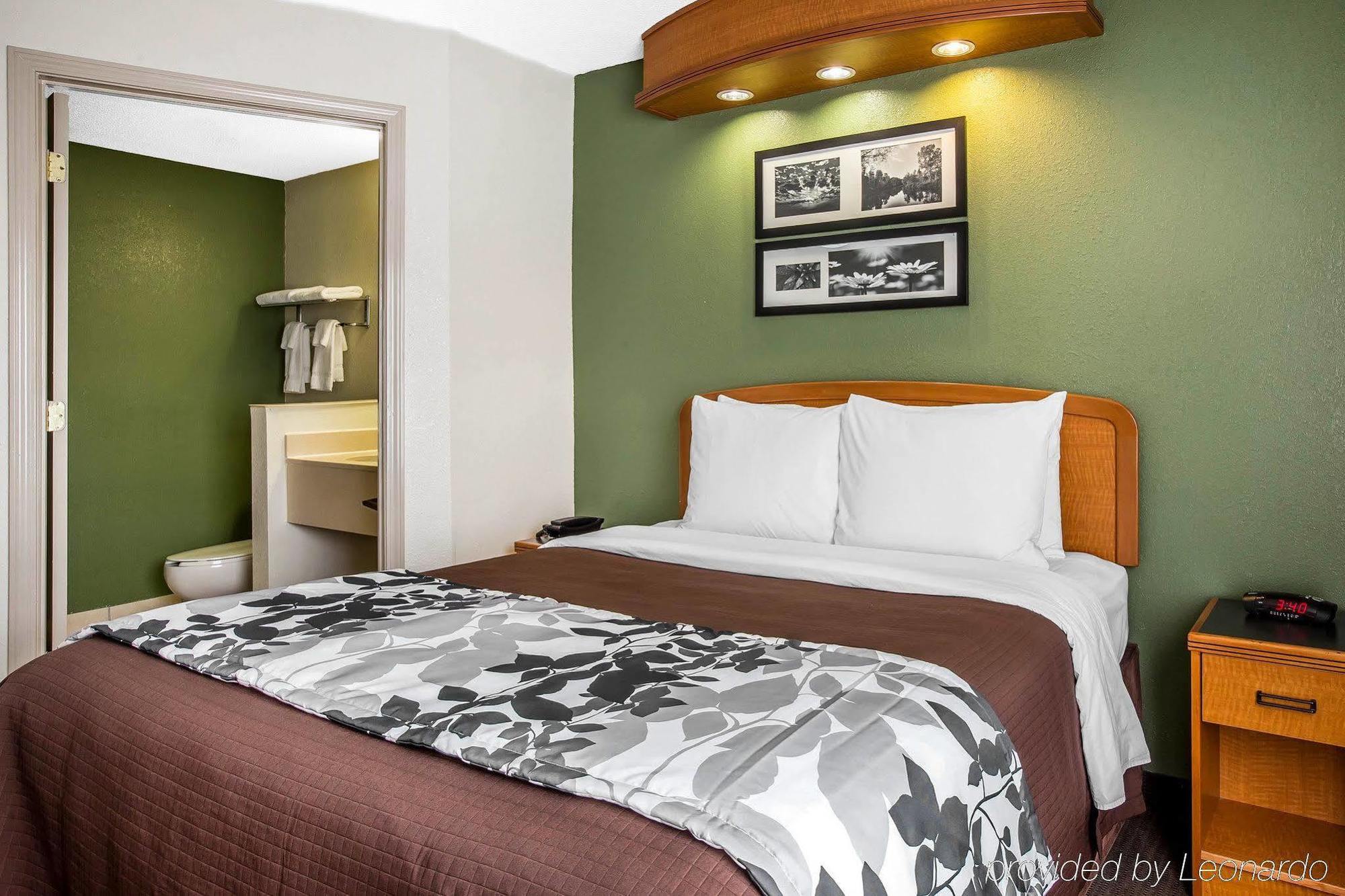 Готель Clarion Pointe Albemarle Екстер'єр фото