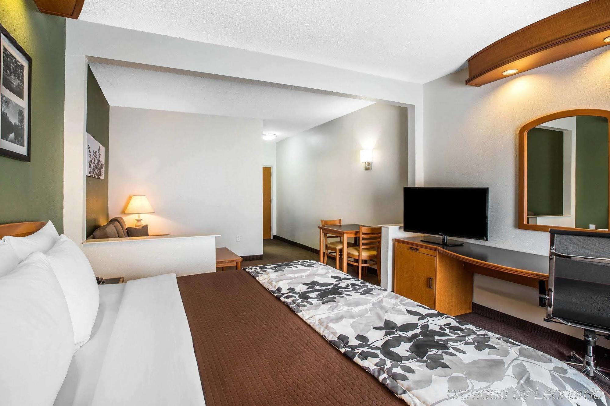Готель Clarion Pointe Albemarle Екстер'єр фото