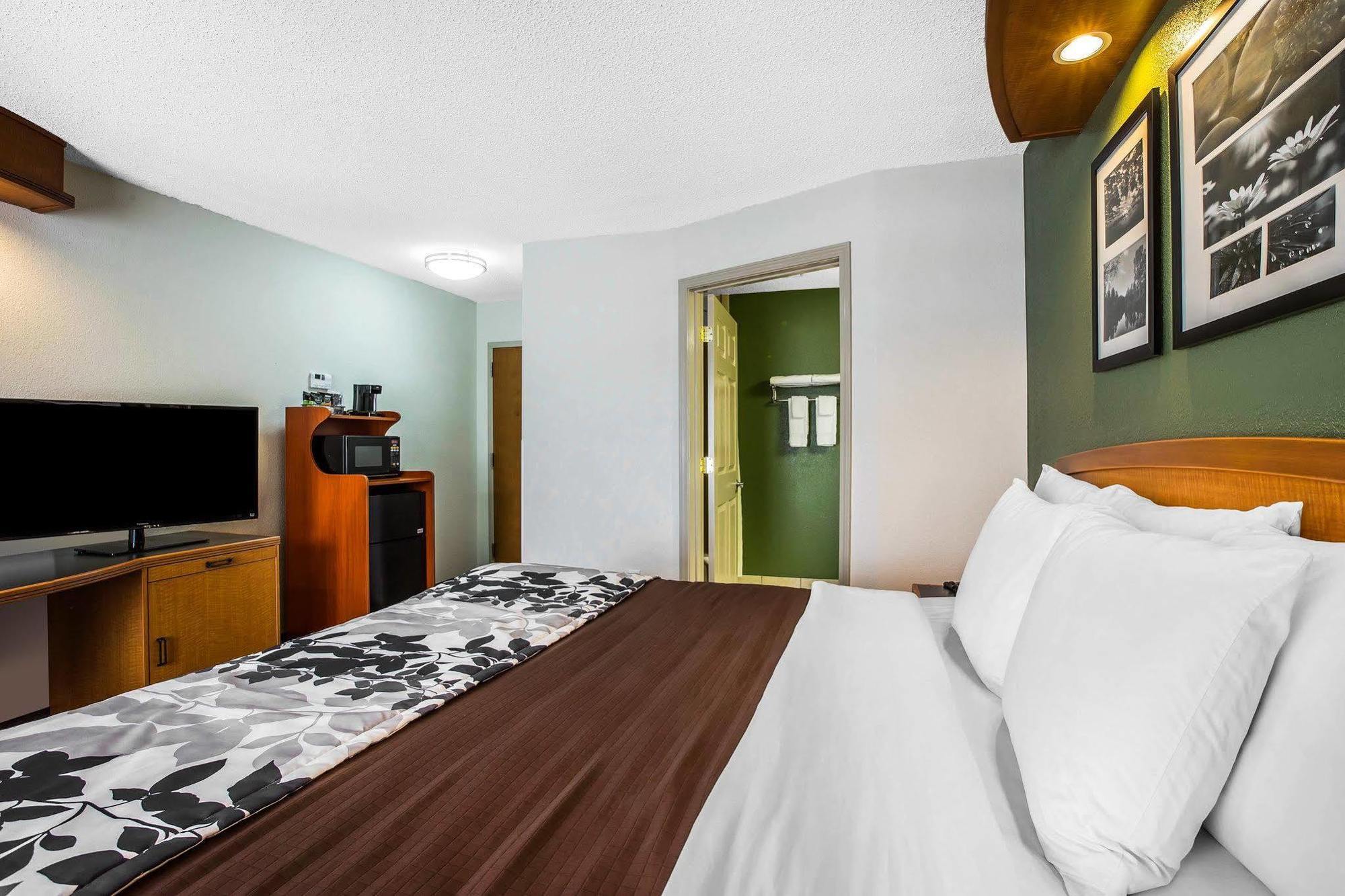 Готель Clarion Pointe Albemarle Екстер'єр фото